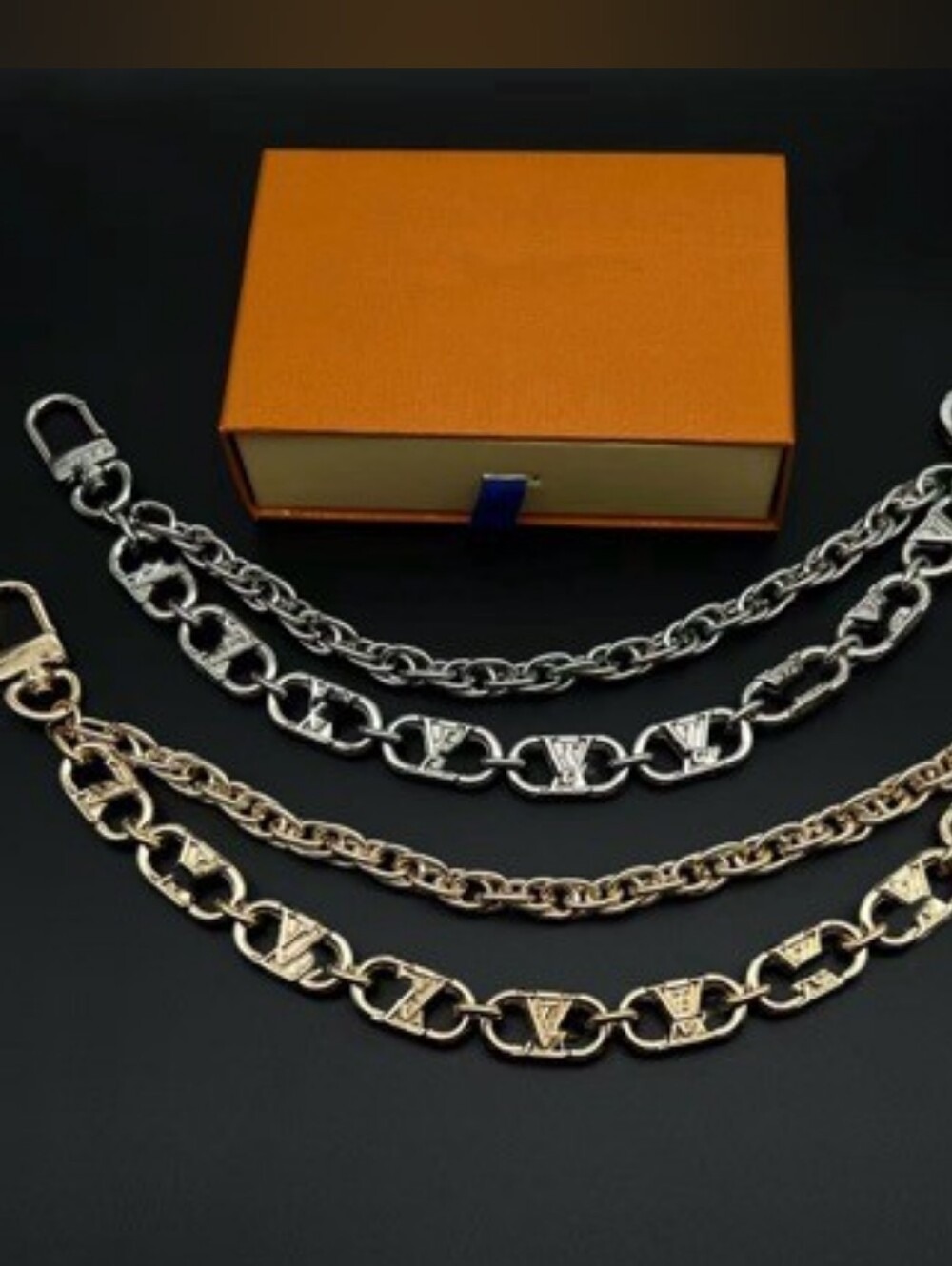 Luvury Monogram Gold Double-Link Signature Chain Belt./ Bag Charm 🔥🩷🫦💣👏👌👍